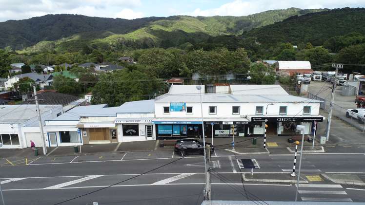 122,130,134-136 Main Road Wainuiomata_7