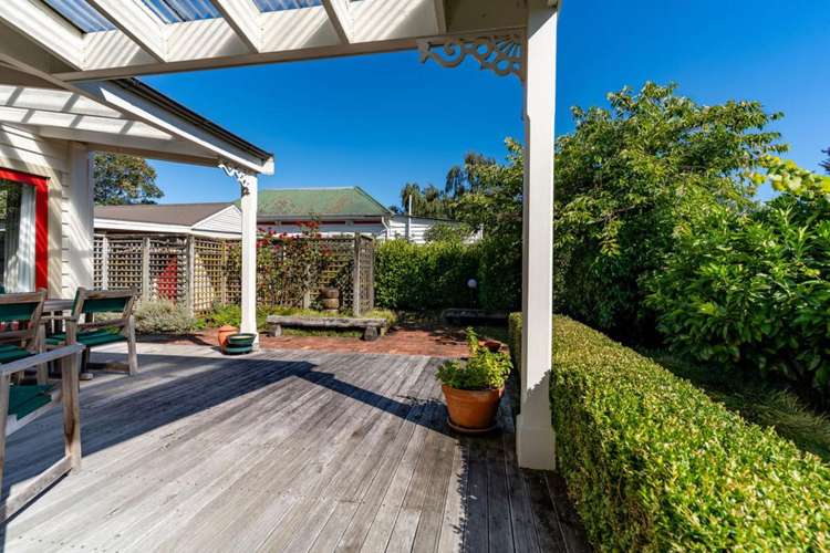 218 High Street South Carterton_24