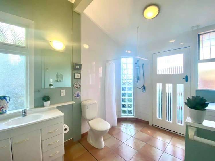 2 Shakespeare Walk The Wood_7