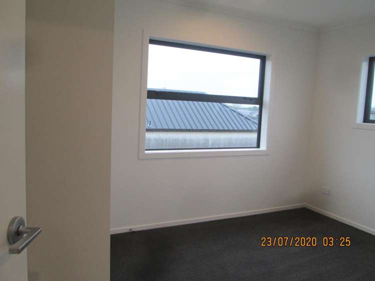 54 Featherstone Drive 2743_9