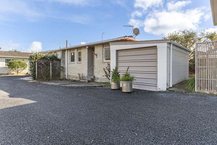 2/50 Paynters Avenue Strandon_4