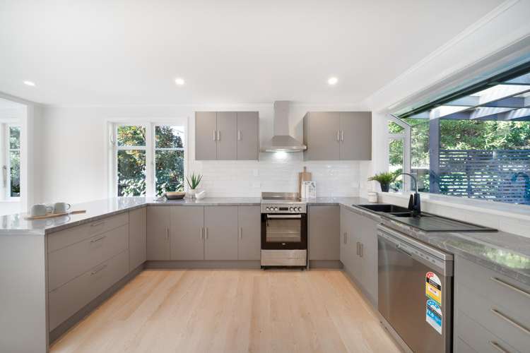 670 Main Road North Te Marua_8