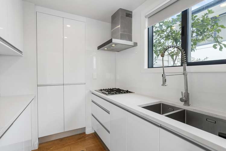 92A Flanshaw Street Te Atatu South_9