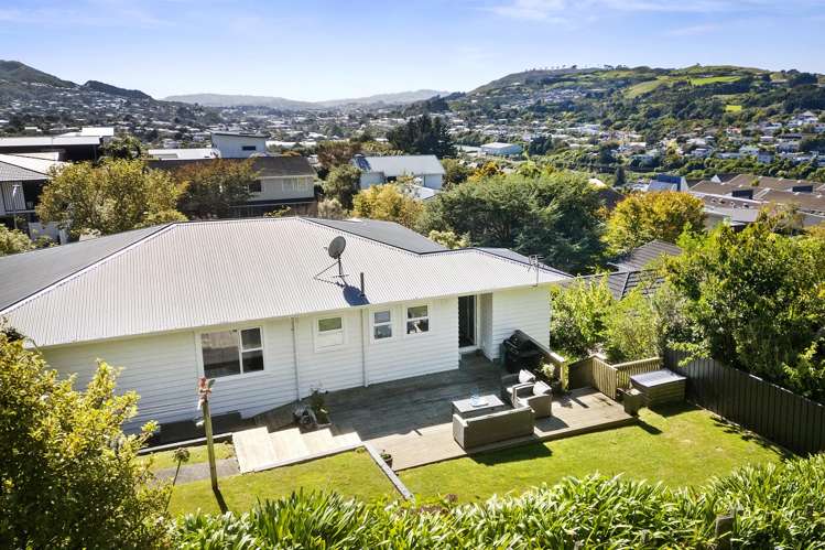 37 Sunrise Boulevard Tawa_23