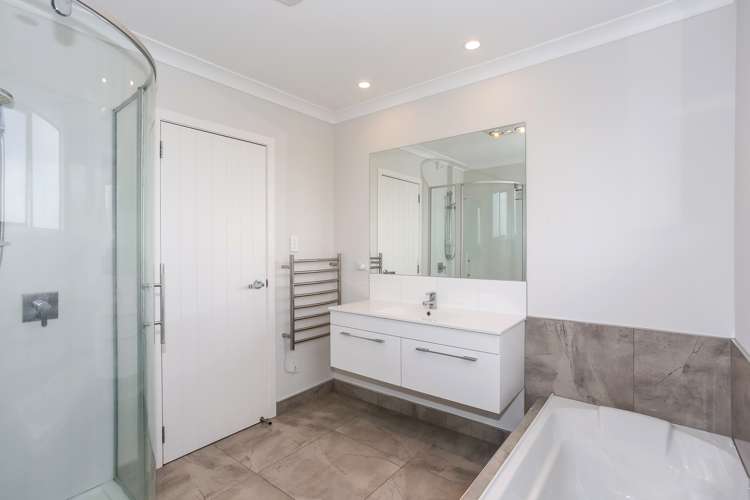 22 Regis Park Drive Pukekohe_6