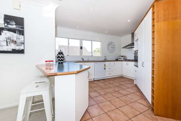 27a Kokiri Street Te Atatu South_8