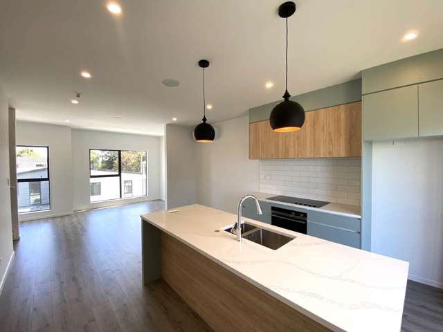 2/107 Hobsonville Road Hobsonville_3