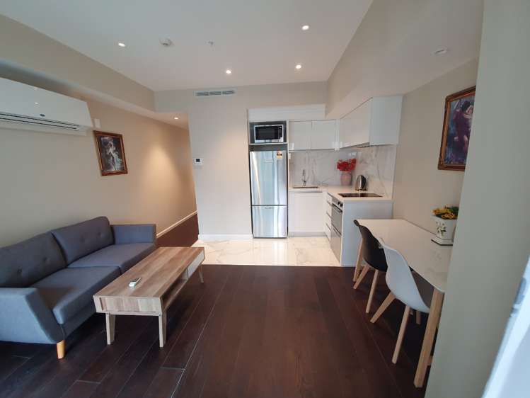 47 Beach Road Pahurehure_1