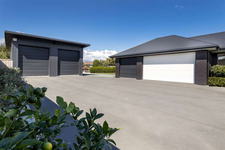 37 Birchwood Avenue Burleigh_50