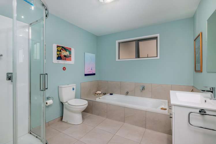 8 Te Hunoke Road Omapere_13