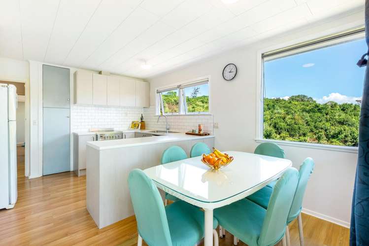 24 Alison Road Surfdale_36