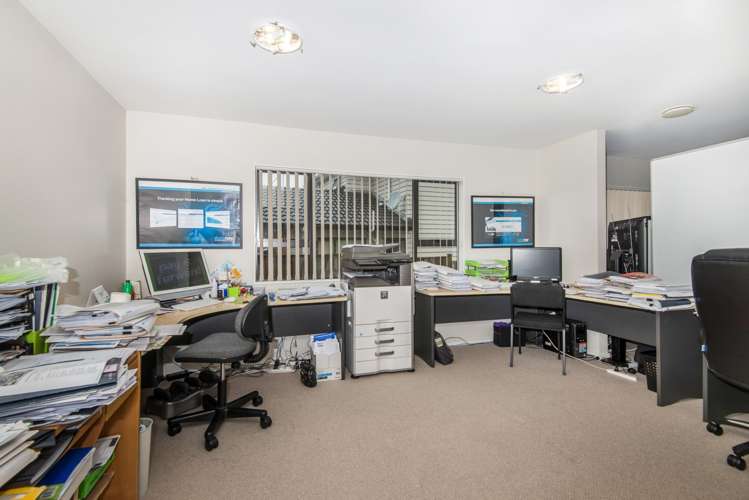 17 Riverglade Parkway Te Atatu South_11