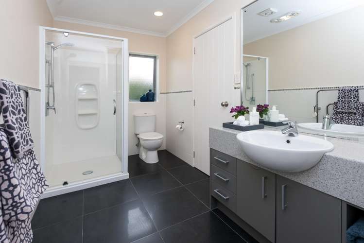 10 Briar Vale Place Flat Bush_10