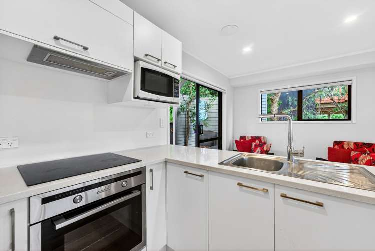 11 Hillside Crescent, Matheson Bay Leigh_13