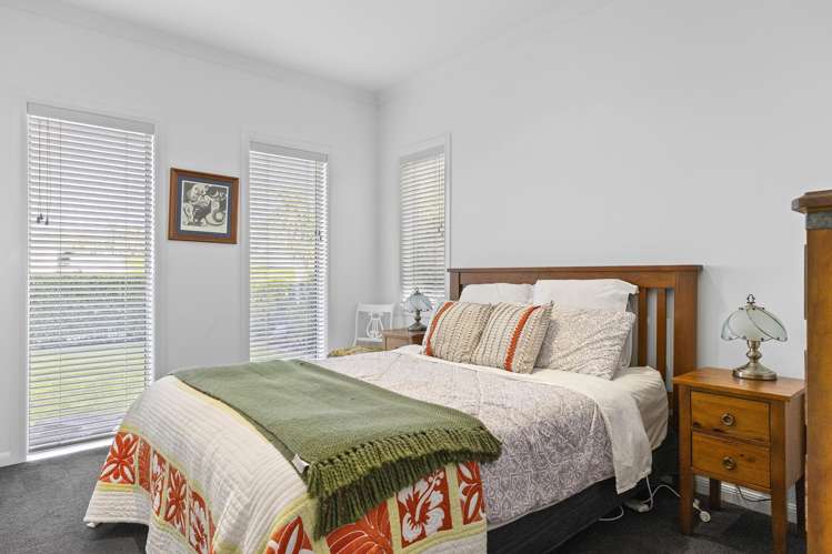 25 Magnolia Rise Waipahihi_18