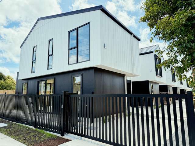 4A Roberts Road, Te Atatu South