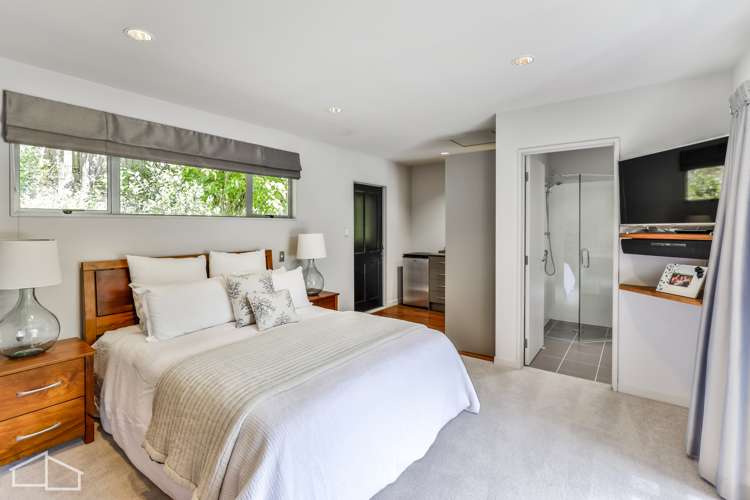 57 Staincross Street Green Bay_21