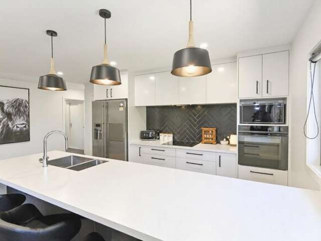 Spacious Family Home in Mahora