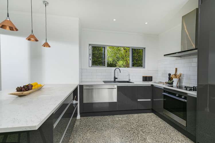 106 Sanders Road Paremoremo_11