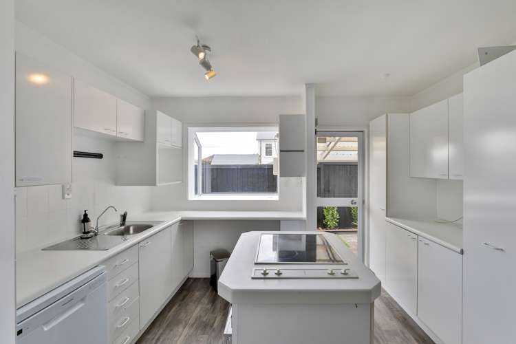 6/8 Hamilton Road Herne Bay_1