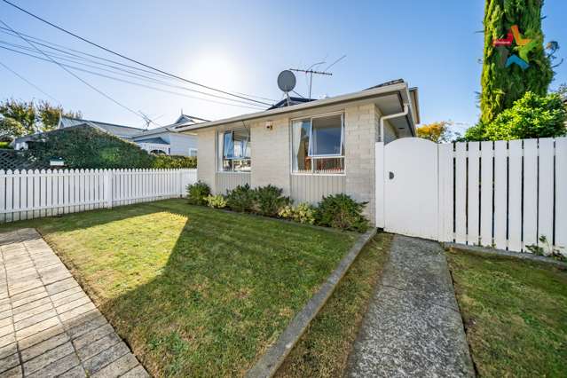 61a Bristol Square Central Hutt_1