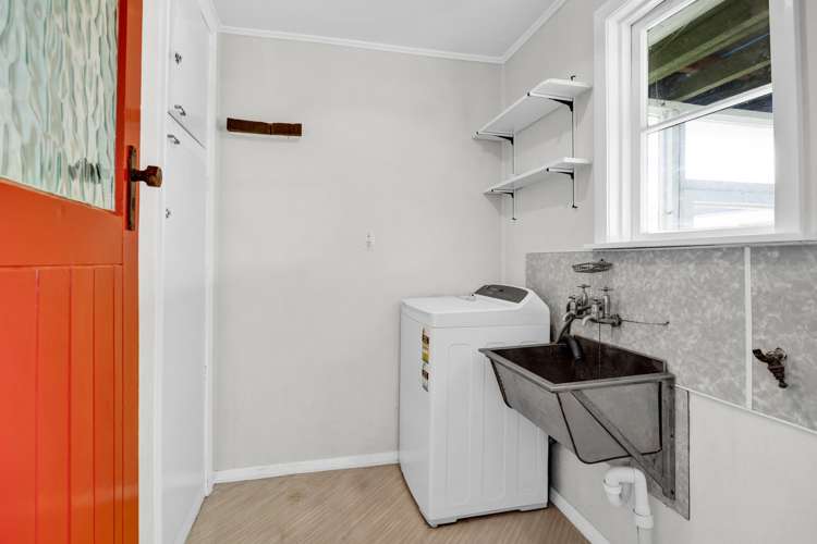 2 Acourt Street Hawera_15