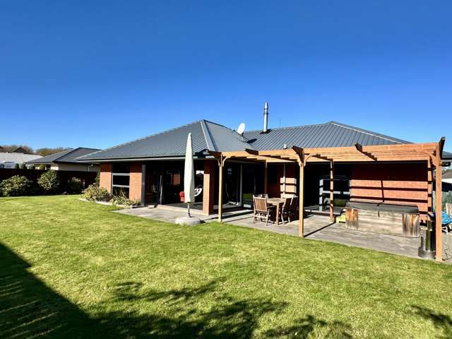 Modern Four Bedroom Home in Quiet Tinwald Cul-de-Sac