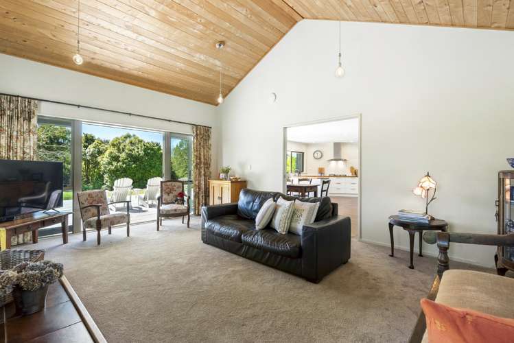 19 Valley Road Waitoki_7