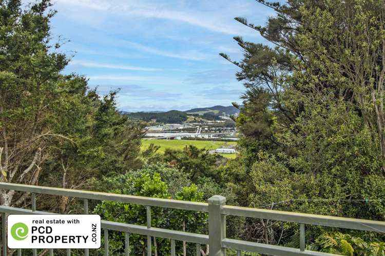 20 Memorial Drive Parahaki_3