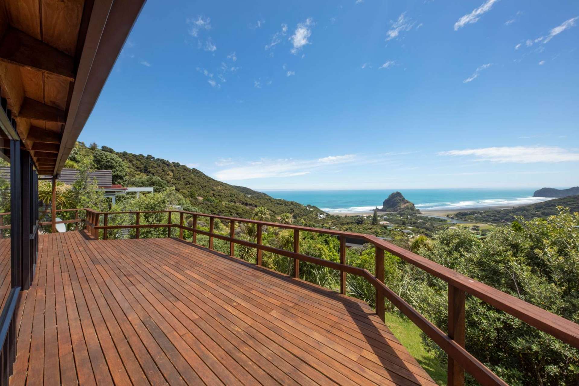 31 Piha Road Piha_0