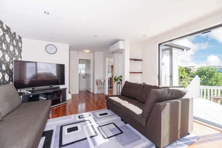 12a Roland Hill Glen Eden_9