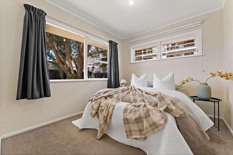 24 Mackenzie Street Te Atatu South_13