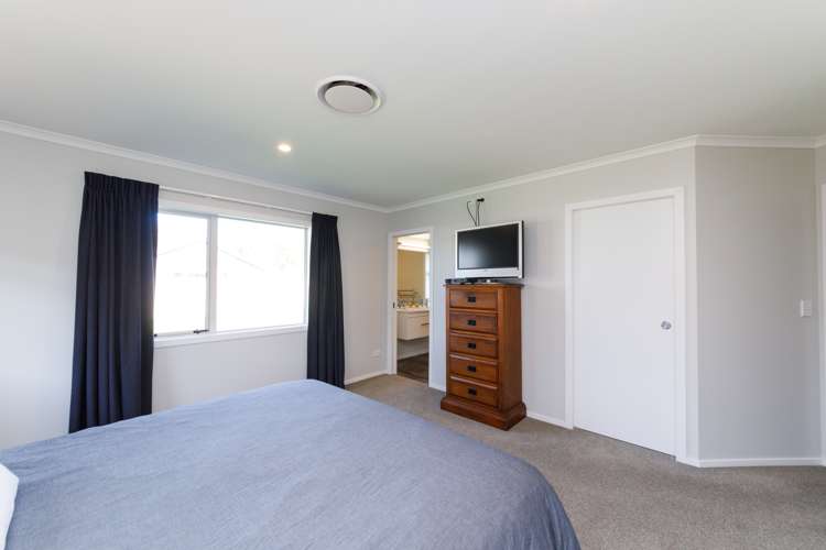5 Mahi Grove Feilding_12