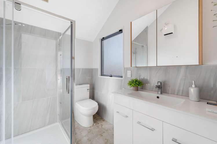 2/9 Bernie Edwards Place Botany Downs_19