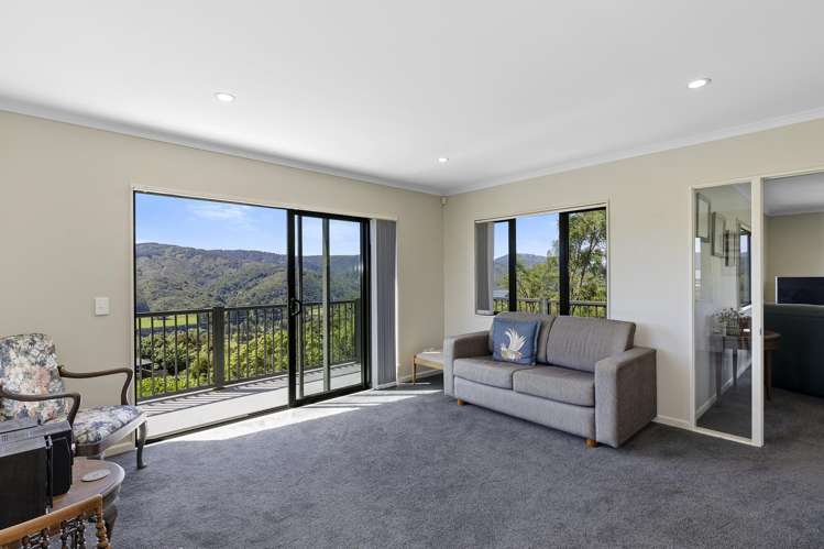 71 Mt Marua Way Mount Marua_16