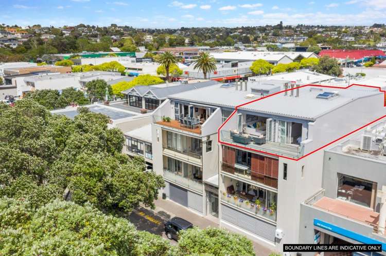 8/16 Beach Front Lane Browns Bay_16