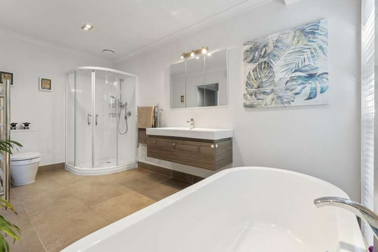 54 Staincross Street Green Bay_19