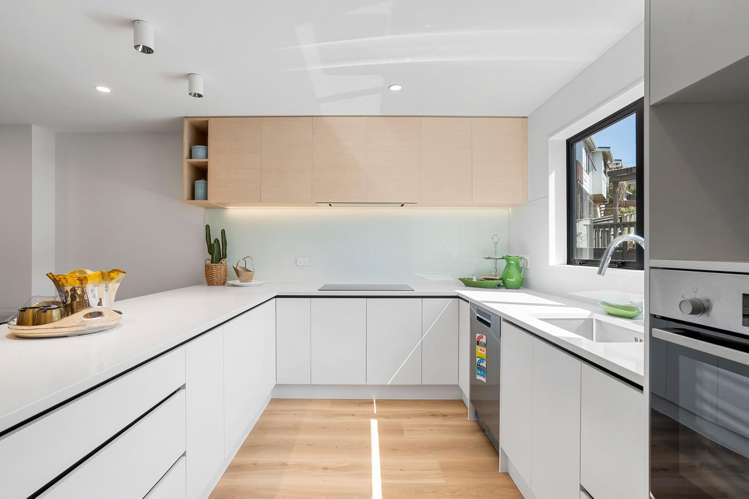 9/26 Morton Avenue Forrest Hill_3