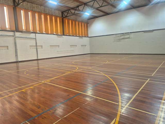 Versatile 500sqm Gymnasium/Warehouse with Office
