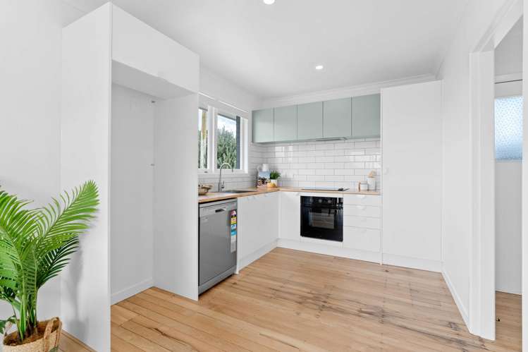 16 Wembury Grove Parkvale_5