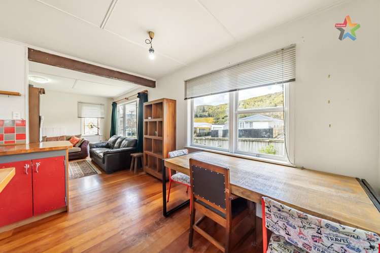 58 Lees Grove Wainuiomata_14