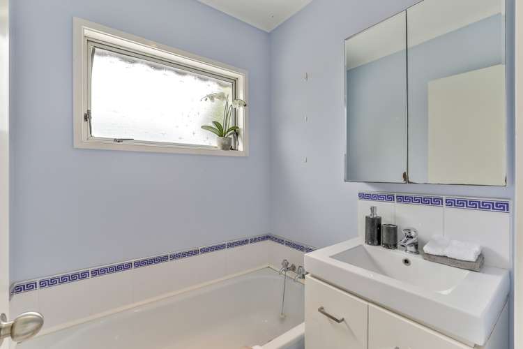 1/52 Fruitvale Road New Lynn_9