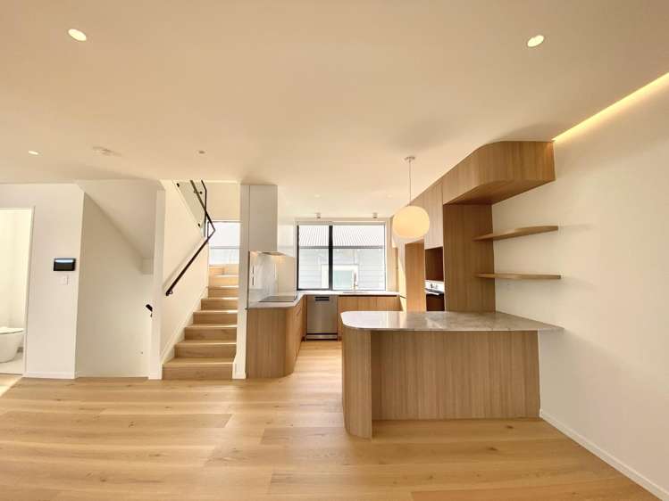 12A Tenterden Ave 1728_3