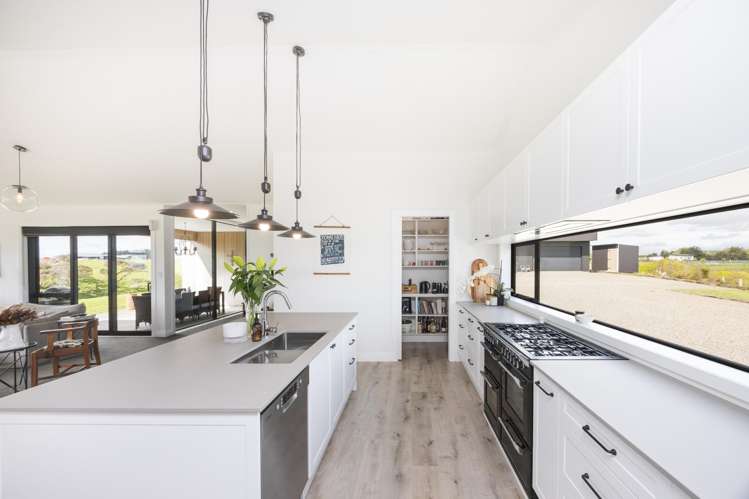 51 View Road Halcombe_7