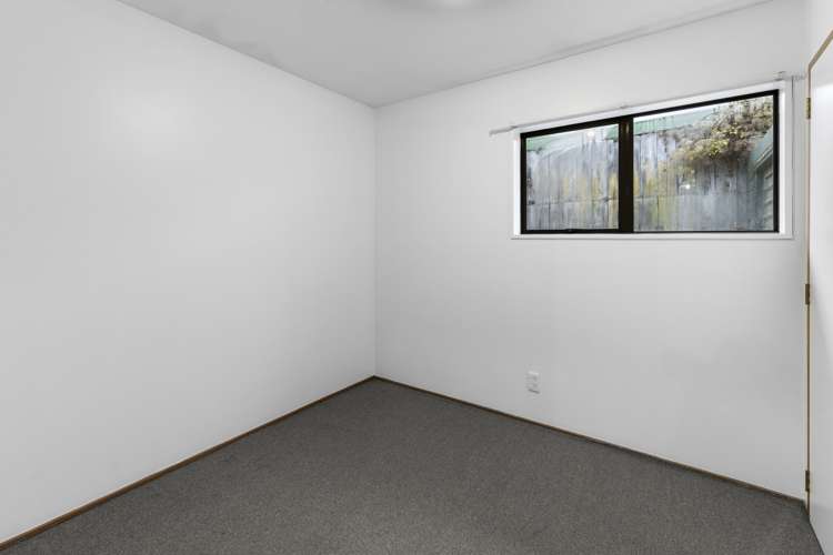 2/517 Hereford Street Linwood_7