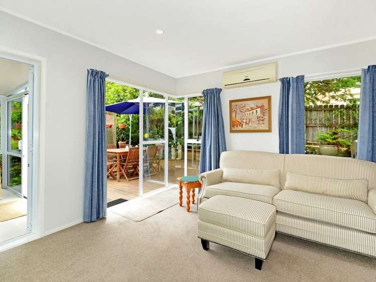 2/10 Delamare Court Sunnynook_13