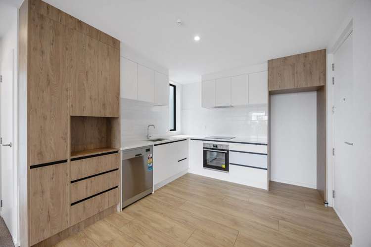 6/16 Treasure Lane Te Atatu South_1