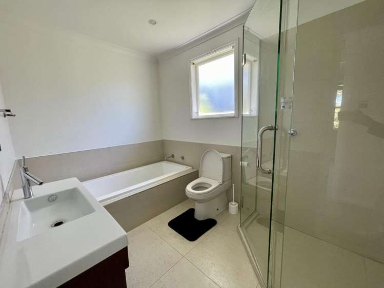 29 Marina Road Torbay_14