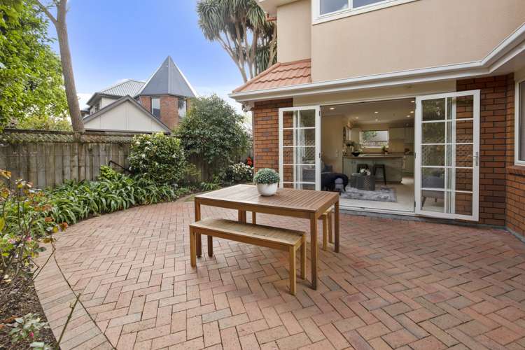 2/10 Military Road Boulcott_9