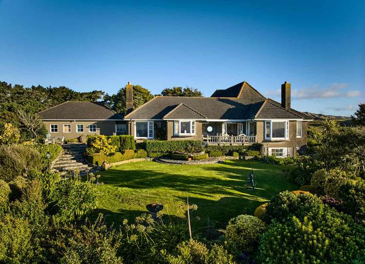 320-380 Pikarere Street Porirua_1